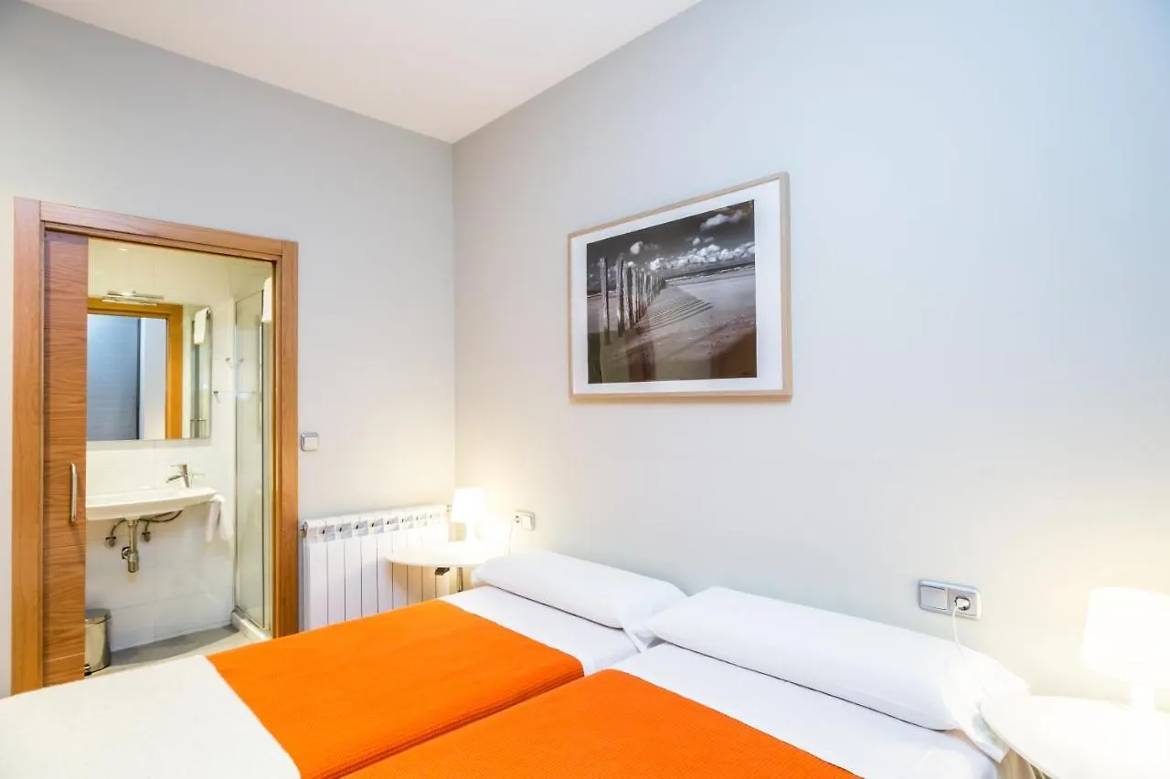 Pension Altair San Sebastián 2*,